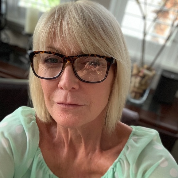 Meet your Posher, Kim - Picture 1 of 1